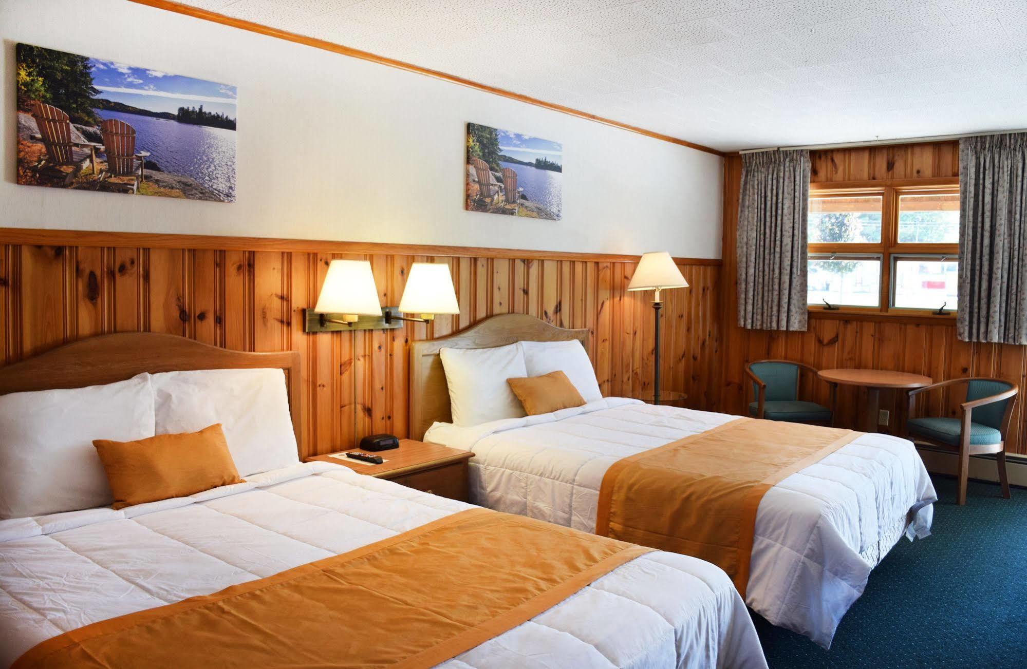 Wakita Court Motel Queensbury Buitenkant foto